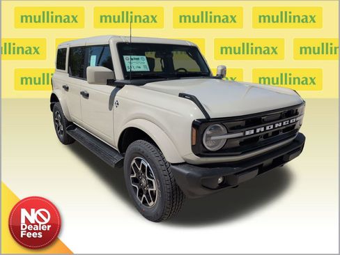 New 2026 Ford Bronco Outer Banks AWD/4WD image 1