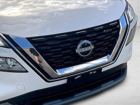 Used 2023 Nissan Rogue SV image 27