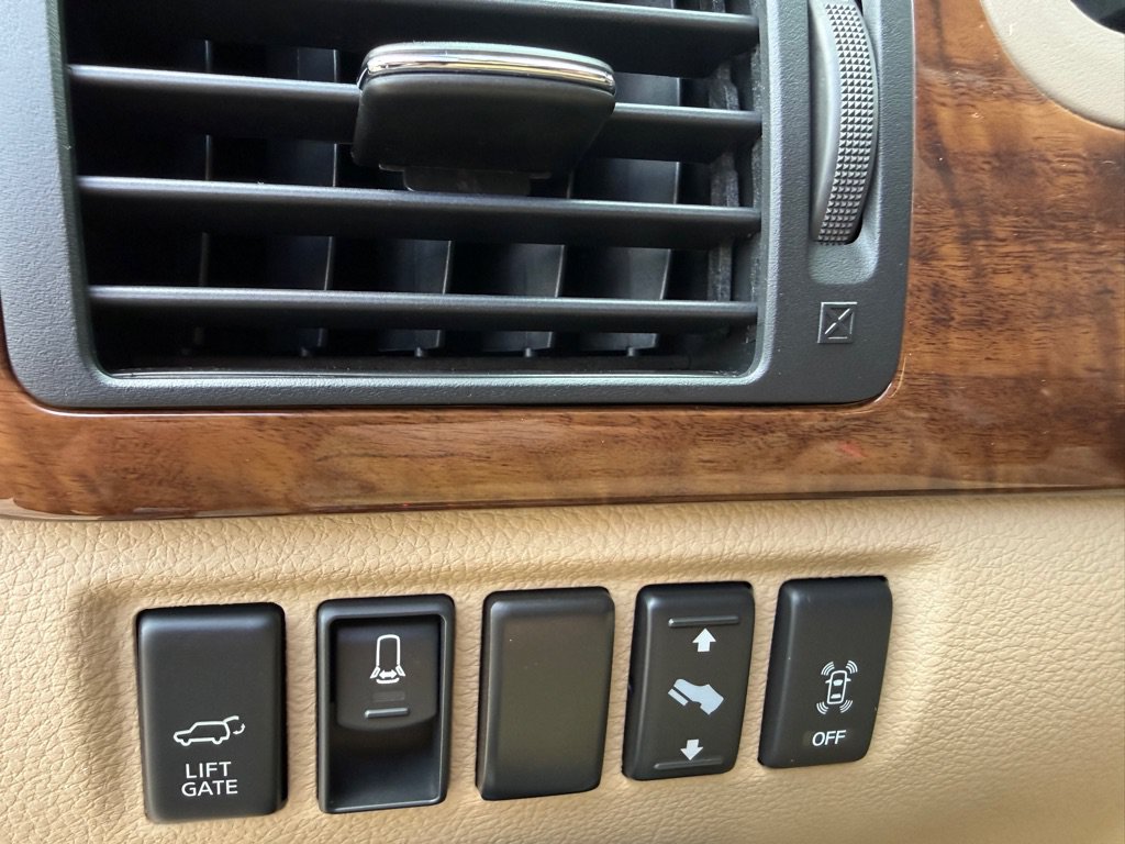 Used 2014 Nissan Armada Platinum AWD/4WD image 15