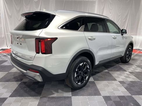 New 2026 Kia Sorento S image 4
