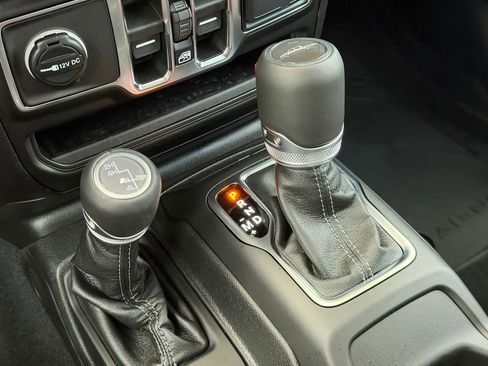 New 2026 Jeep Gladiator Sport AWD/4WD image 19