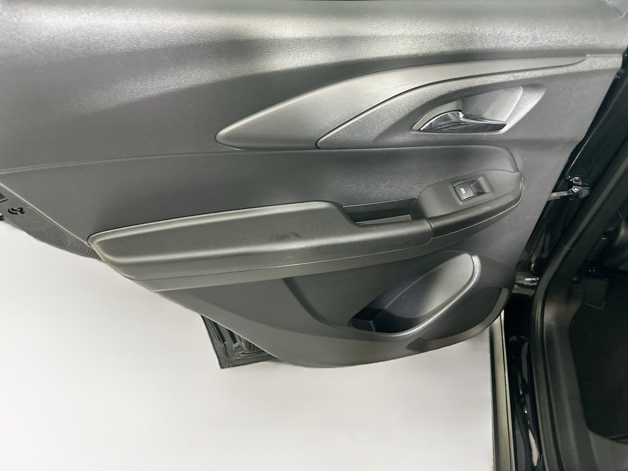 Used 2025 Chevrolet TrailBlazer LT FWD image 25