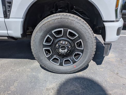 Certified 2026 Ford F350 Platinum AWD/4WD image 13