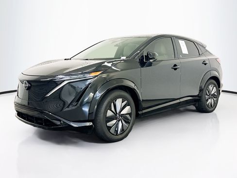 Used 2023 Nissan Ariya AWD image 3