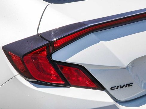 Used 2020 Honda Civic Sport image 9