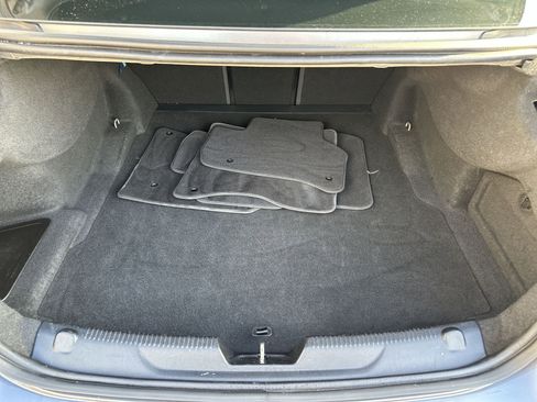 Used 2017 Jaguar XE Premium image 25