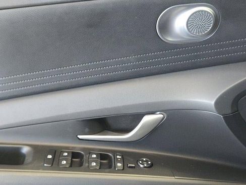 New 2026 Hyundai Elantra Hybrid FWD image 17