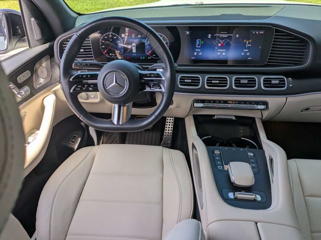 Used 2025 Mercedes-Benz GLS 450 4MATIC image 21