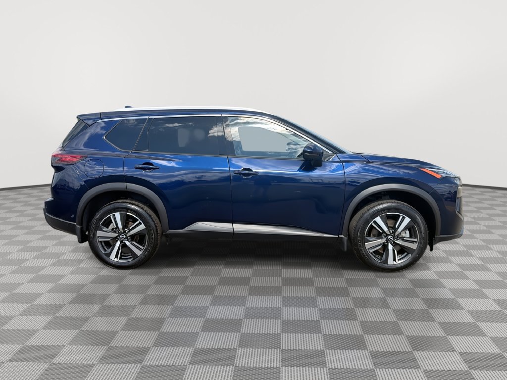 Certified 2025 Nissan Rogue SL w/ Tech Package AWD/4WD image 13