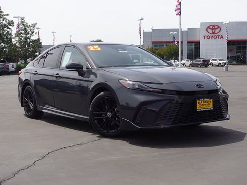 Certified 2025 Toyota Camry SE w/ Convenience Package FWD image 2