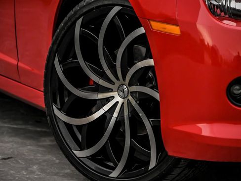 Used 2014 Chevrolet Camaro LT RWD image 3