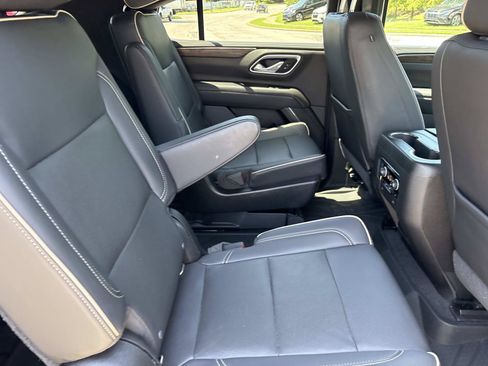 Used 2021 Chevrolet Tahoe Premier w/ Premium Package AWD/4WD image 34