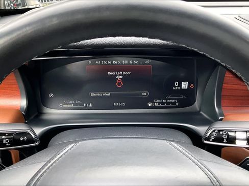 Used 2023 Lincoln Aviator Reserve w/ Equipment Group 201A image 24