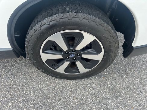 Used 2018 Subaru Forester 2.5i w/ Alloy Wheel Package AWD/4WD image 9