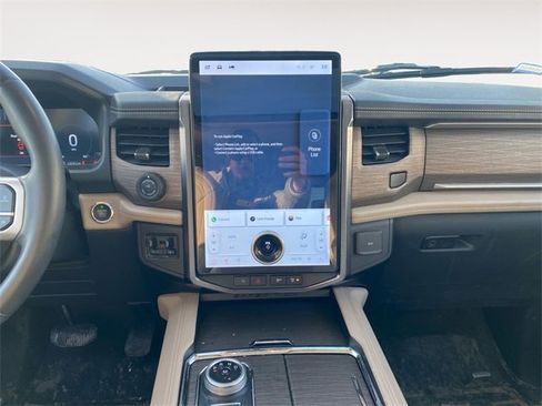 Used 2023 Ford Expedition Max Limited image 11