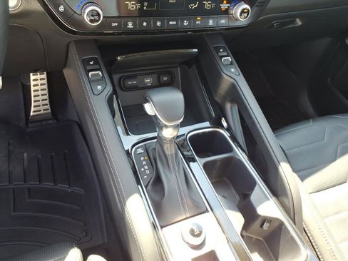 Used 2022 Kia Telluride SX w/ SX Prestige Package image 24