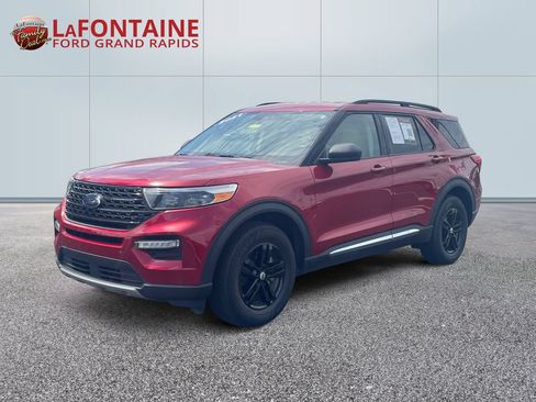 Certified 2021 Ford Explorer XLT w/ Equipment Group 202A AWD/4WD image 1