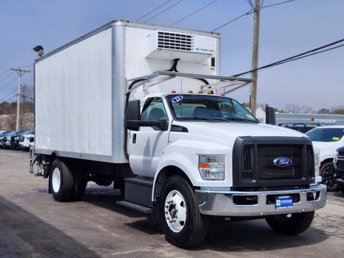 Used 2023 Ford F650 2WD Regular Cab Super Duty image 2