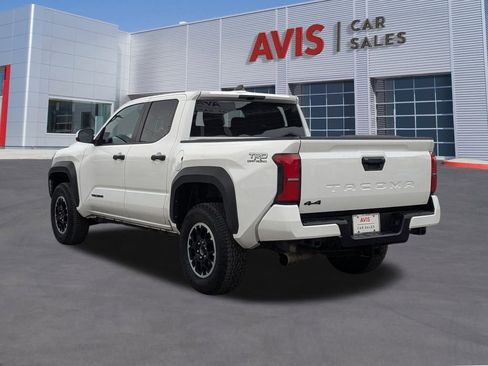 Used 2025 Toyota Tacoma TRD Off-Road image 3