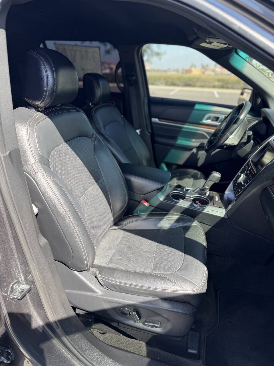 Used 2016 Ford Explorer Limited FWD image 9