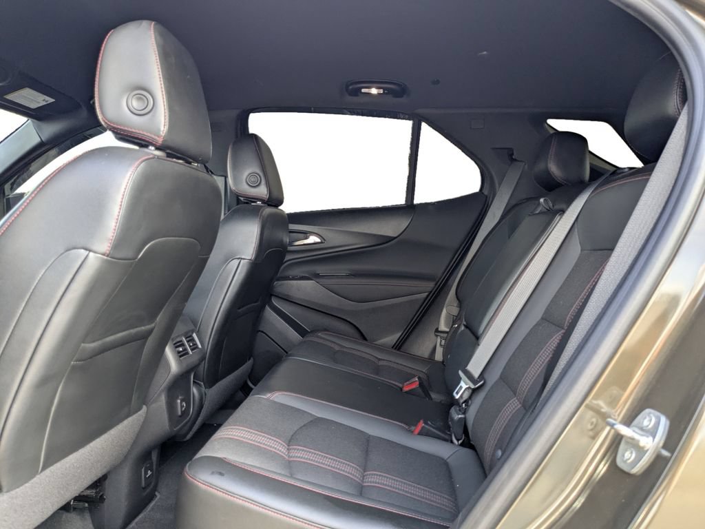 Certified 2023 Chevrolet Equinox RS FWD image 15