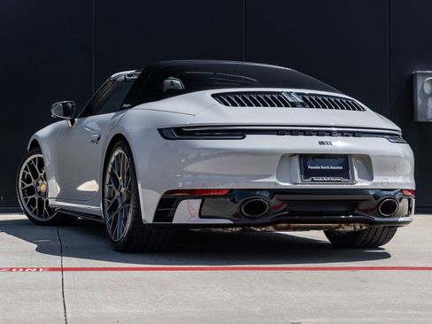 Certified 2022 Porsche 911 Targa 4S AWD/4WD image 3