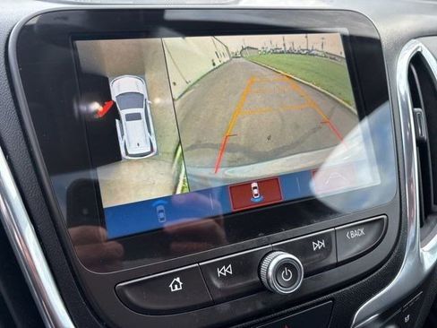 Used 2018 Chevrolet Equinox Premier image 24