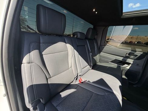 Used 2025 Toyota Tundra Limited AWD/4WD image 18