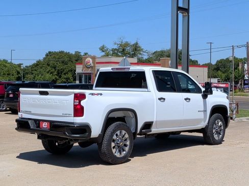 New 2026 Chevrolet Silverado 2500 Custom w/ Custom Value Package AWD/4WD image 8