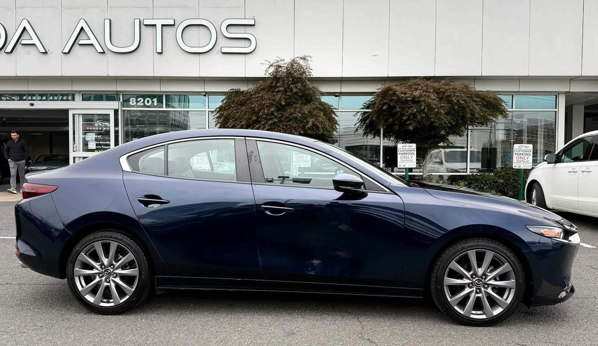 Used 2019 MAZDA MAZDA3 Sedan w/ Preferred Package FWD image 8