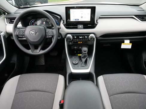 Certified 2025 Toyota RAV4 XLE w/ Convenience Package image 10