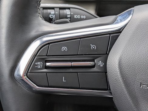 Used 2025 Chevrolet Equinox LT w/ Convenience Package II AWD/4WD image 23