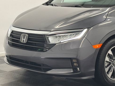 Used 2024 Honda Odyssey EX-L image 2