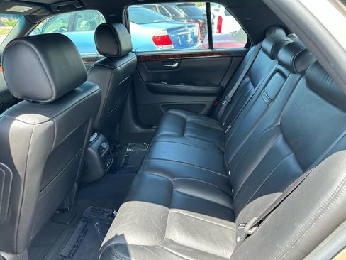 Used 2006 Cadillac DTS w/ Trunk Convenience Package image 11