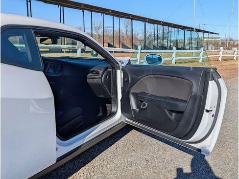 Used 2022 Dodge Challenger SXT w/ Blacktop Package image 10