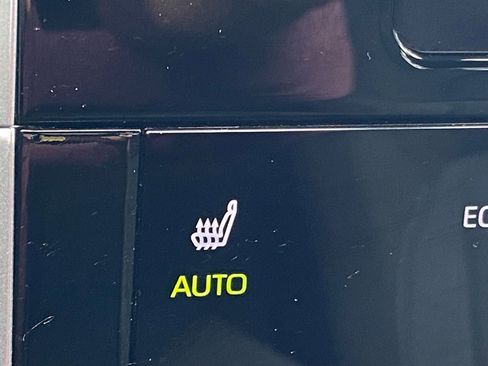 Used 2024 Subaru Solterra AWD/4WD image 16