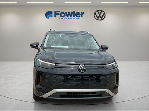 New 2026 Volkswagen Tiguan SE AWD/4WD image 2