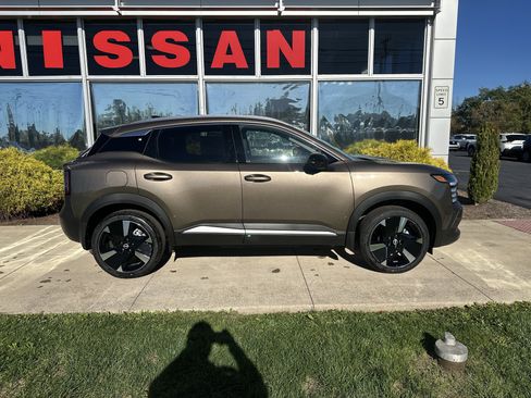 New 2026 Nissan Kicks SR image 5