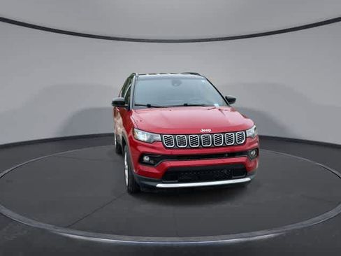 Used 2025 Jeep Compass Limited AWD/4WD image 3