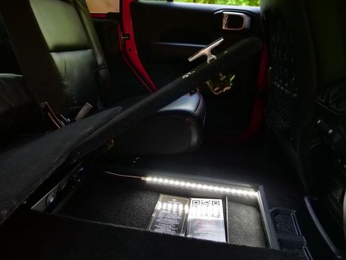 Used 2018 Jeep Wrangler Unlimited Rubicon AWD/4WD image 35