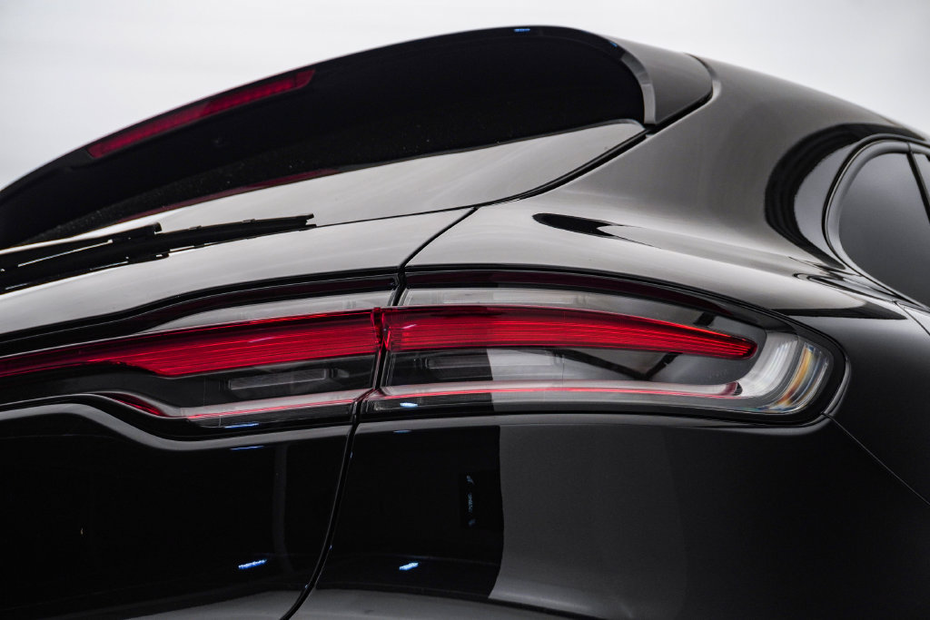 Certified 2026 Porsche Macan AWD/4WD image 12