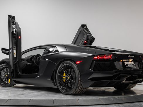 Used 2014 Lamborghini Aventador LP 700-4 image 43
