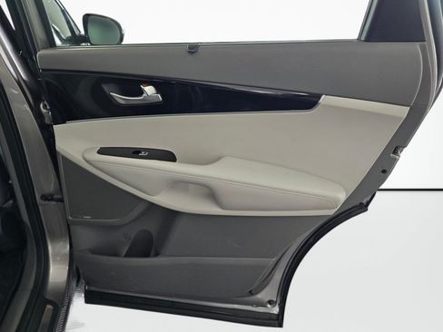 Used 2019 Kia Sorento SX FWD image 41
