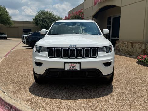 Used 2021 Jeep Grand Cherokee Laredo RWD image 5