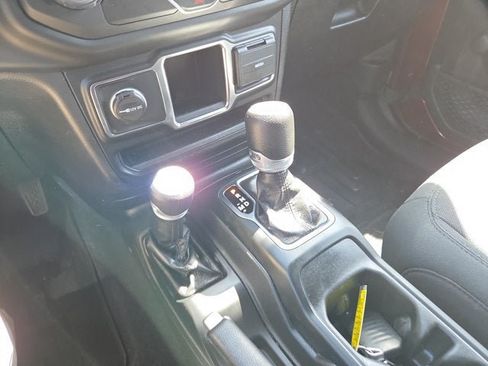 Used 2021 Jeep Wrangler Unlimited Sport AWD/4WD image 16