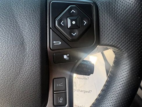 Used 2022 Toyota Tacoma TRD Sport AWD/4WD image 21