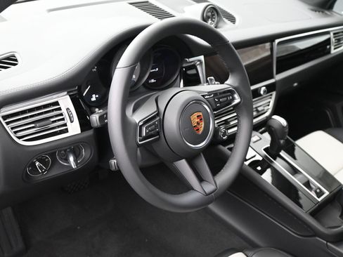 Certified 2026 Porsche Macan S AWD/4WD image 5
