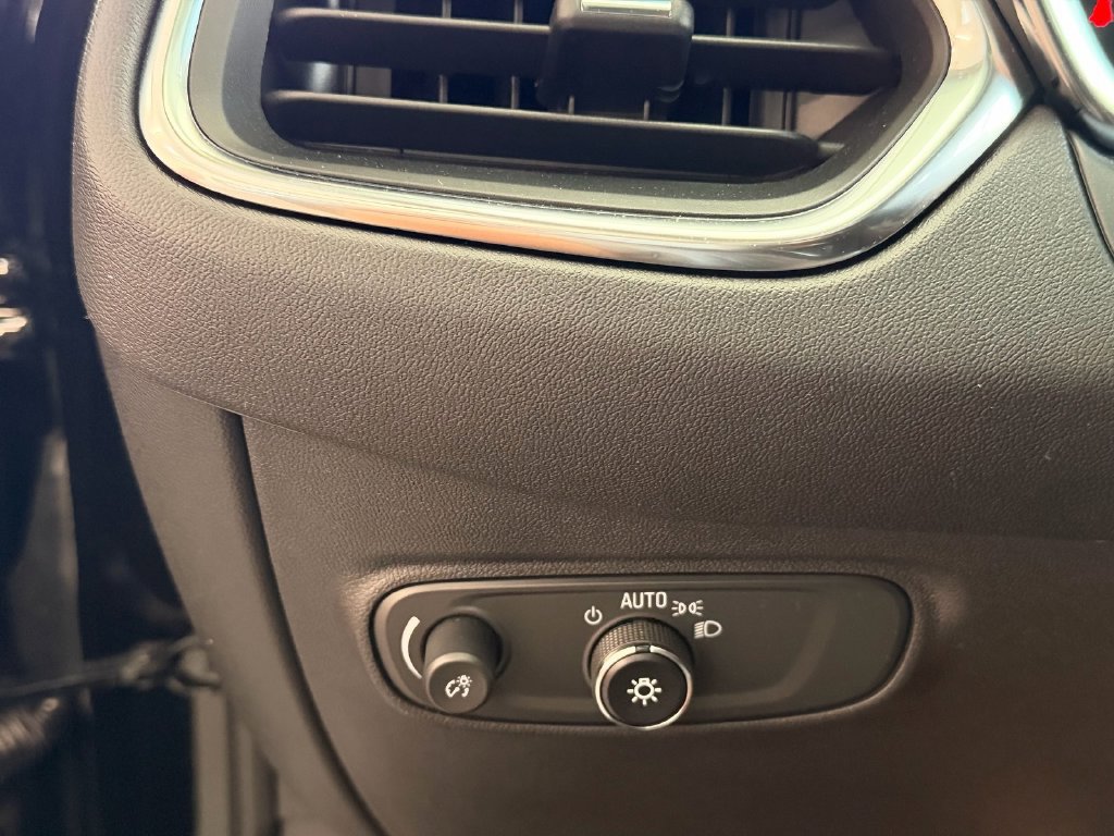Used 2024 Chevrolet Equinox LS w/ Driver Confidence II Package FWD image 23