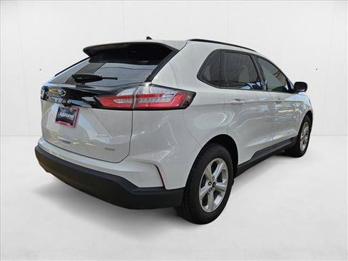 New 2024 Ford Edge SE image 2