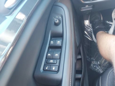 Used 2023 Jeep Grand Cherokee Laredo w/ Luxury Tech Group I AWD/4WD image 25